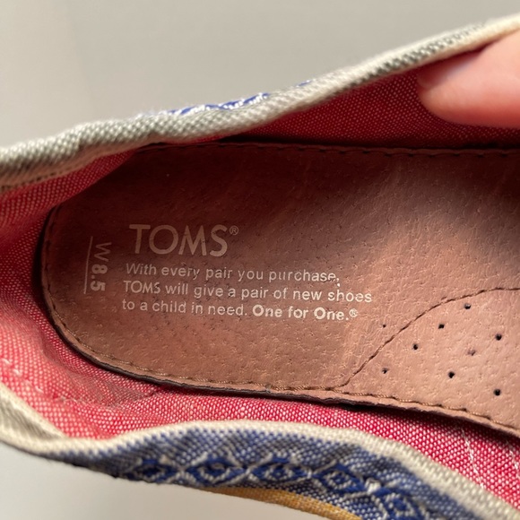 TOMS Canvas Slip On Shoes Multiple Colors - Picture 7 of 8